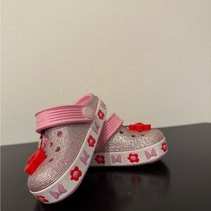 CROCS Pink Glitter Kids Sandals with Butterfly and Flower Accents